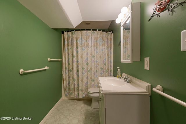504 Evergreen Place Ct, Louisville, KY 40223