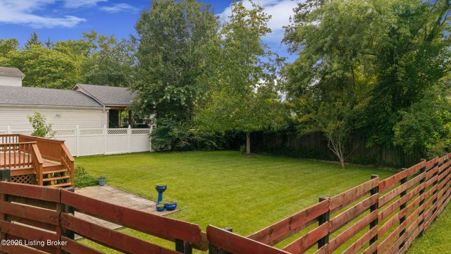504 Evergreen Place Ct, Louisville, KY 40223
