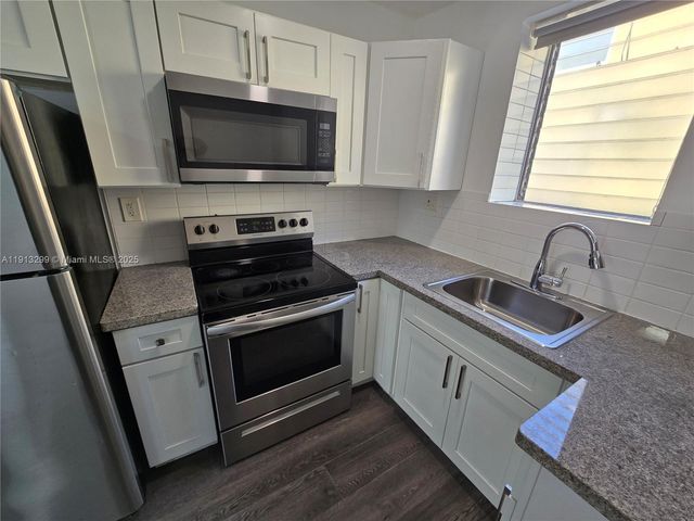 1629 SW 6th St 13, Miami, FL 33135