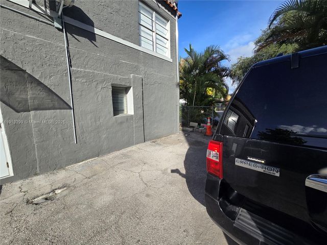 1629 SW 6th St 13, Miami, FL 33135