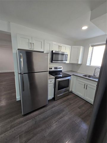 1629 SW 6th St 13, Miami, FL 33135