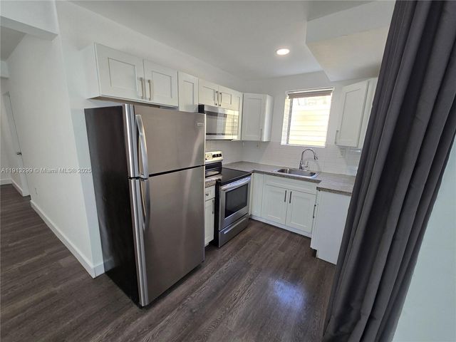 1629 SW 6th St 13, Miami, FL 33135