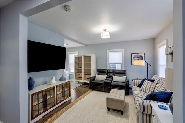 18 Hall Avenue, Newport, RI 02840