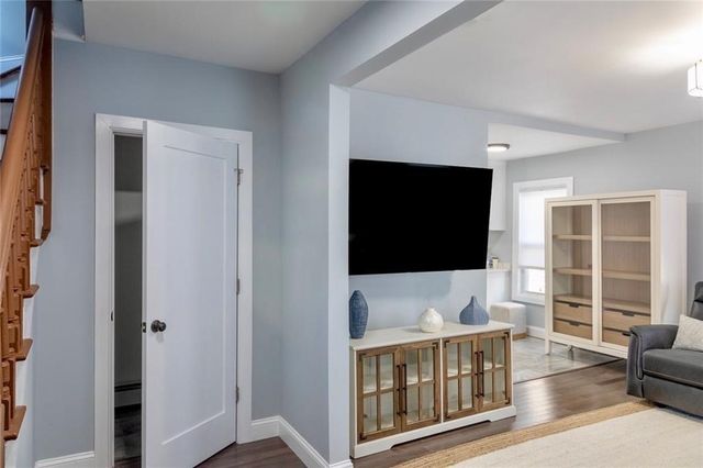 18 Hall Avenue, Newport, RI 02840