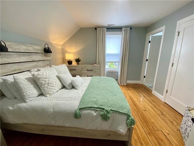 18 Hall Avenue, Newport, RI 02840