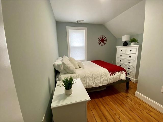 18 Hall Avenue, Newport, RI 02840