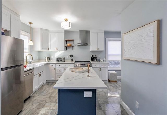 18 Hall Avenue, Newport, RI 02840