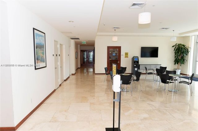 2475 Brickell Ave 709, Miami, FL 33129