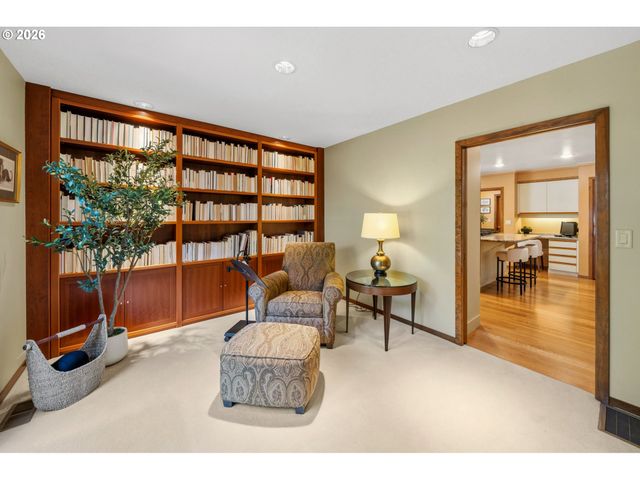 4273 SUNDEW Ct, Lake Oswego, OR 97035