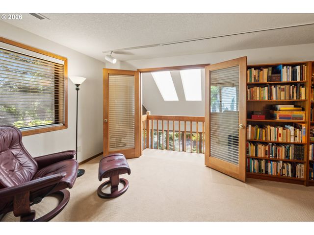 4273 SUNDEW Ct, Lake Oswego, OR 97035