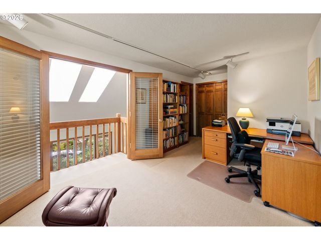 4273 SUNDEW Ct, Lake Oswego, OR 97035