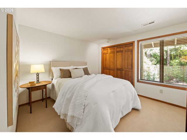 4273 SUNDEW Ct, Lake Oswego, OR 97035