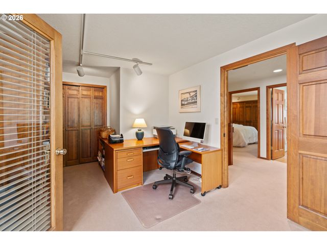 4273 SUNDEW Ct, Lake Oswego, OR 97035