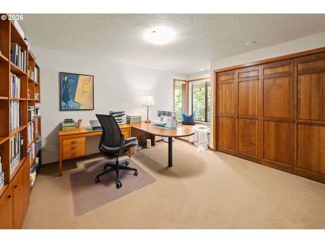 4273 SUNDEW Ct, Lake Oswego, OR 97035