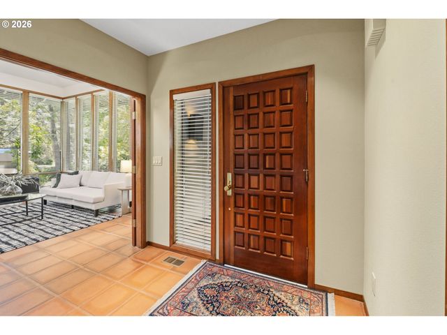 4273 SUNDEW Ct, Lake Oswego, OR 97035