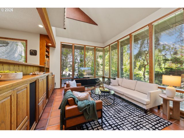 4273 SUNDEW Ct, Lake Oswego, OR 97035