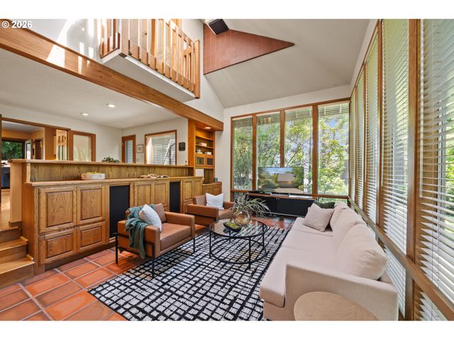 4273 SUNDEW Ct, Lake Oswego, OR 97035