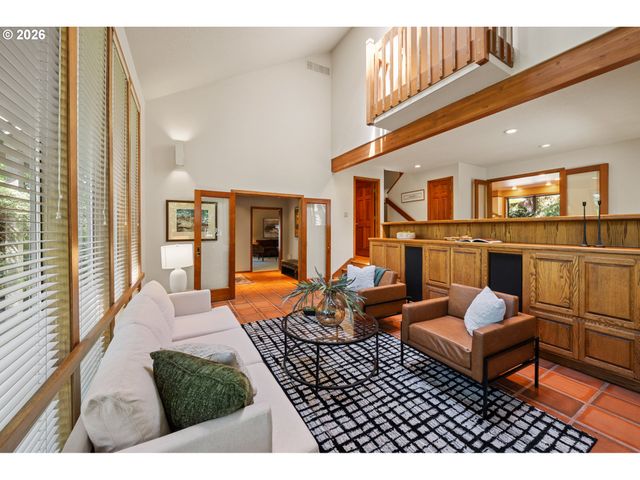 4273 SUNDEW Ct, Lake Oswego, OR 97035