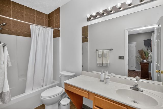 117 White Oak Trace, Lexington, KY 40511