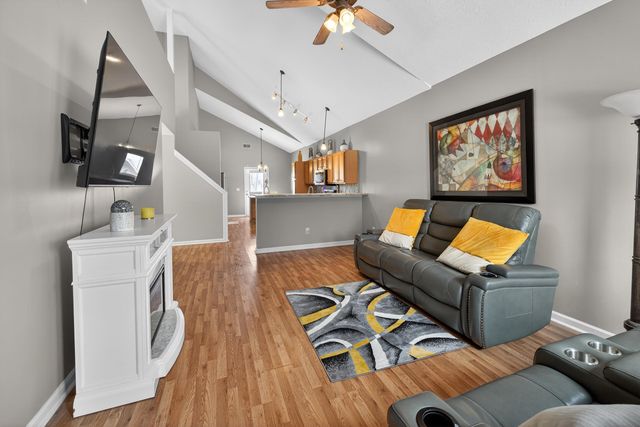 117 White Oak Trace, Lexington, KY 40511