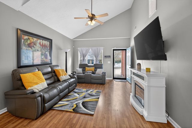 117 White Oak Trace, Lexington, KY 40511