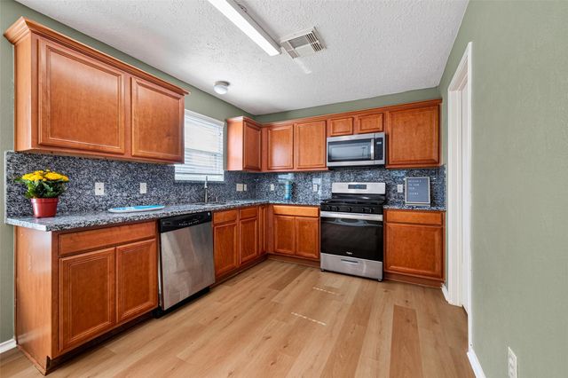 11030 Knobbley Oak Ct, Cypress, TX 77065