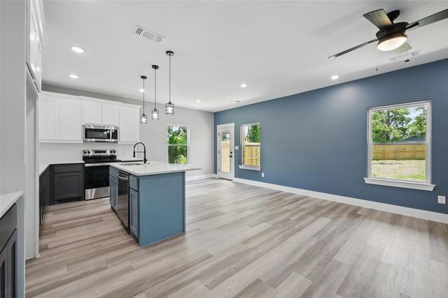 720 W Parnell, Denison, TX 75020