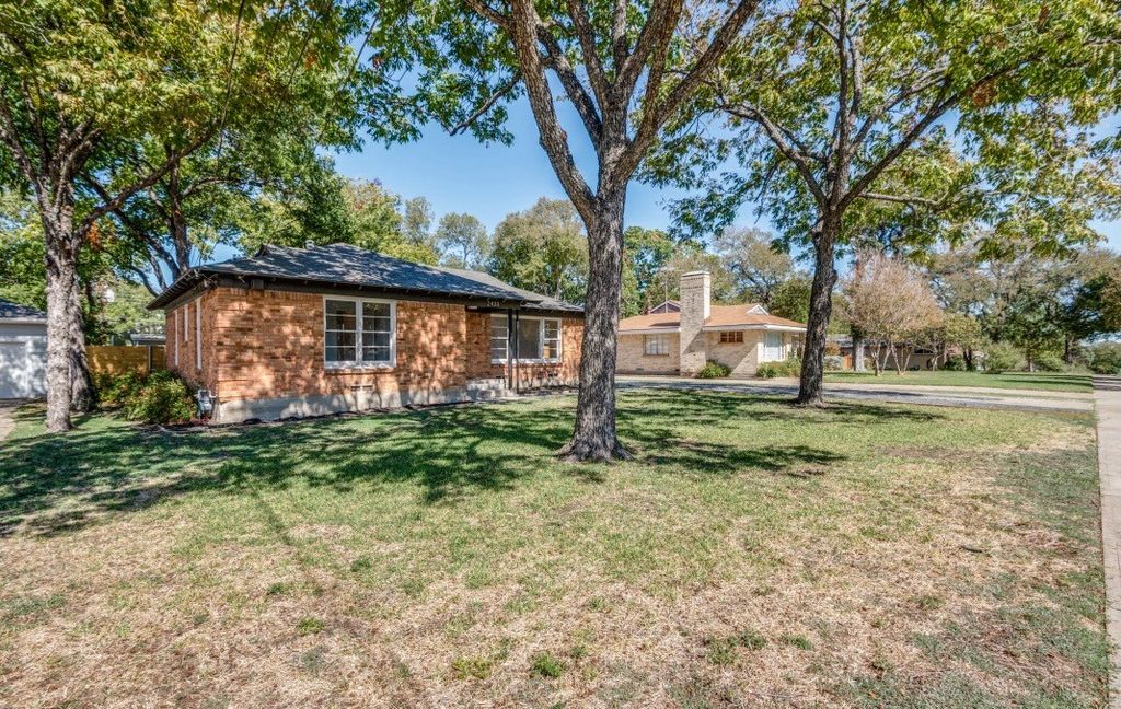 2433 Southwood Drive, Dallas, TX 75233 — photo 2