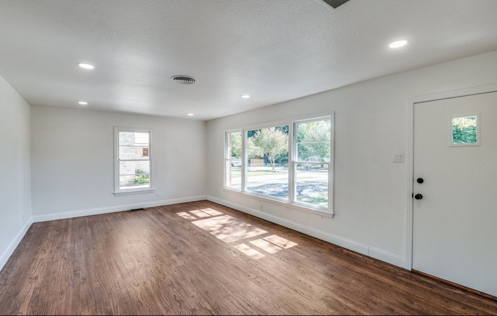 2433 Southwood Drive, Dallas, TX 75233 — photo 4