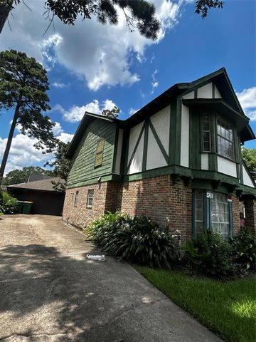 616 S Rivershire Drive, Conroe, TX 77304