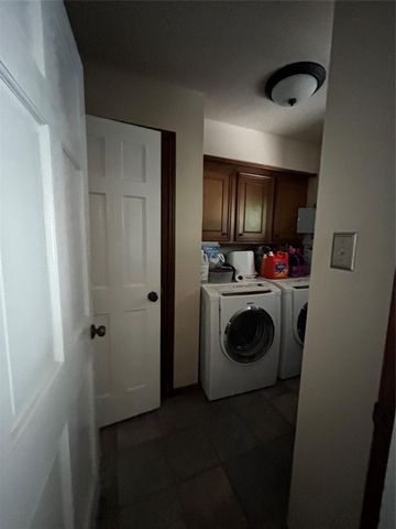 616 S Rivershire Drive, Conroe, TX 77304