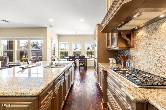 3927 W Hemlock Street, Oxnard, CA 93035