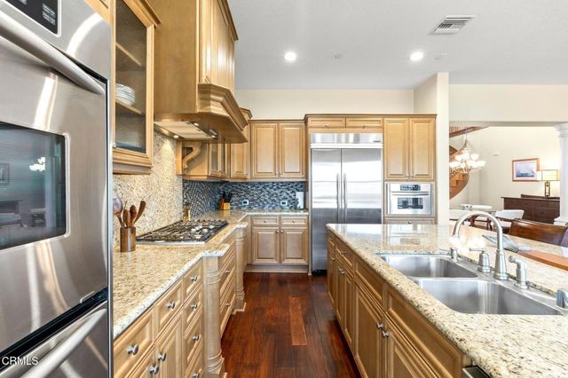 3927 W Hemlock Street, Oxnard, CA 93035