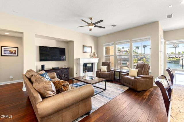 3927 W Hemlock Street, Oxnard, CA 93035