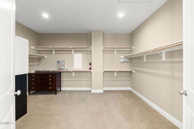 3927 W Hemlock Street, Oxnard, CA 93035