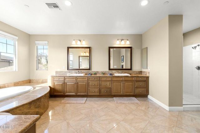 3927 W Hemlock Street, Oxnard, CA 93035