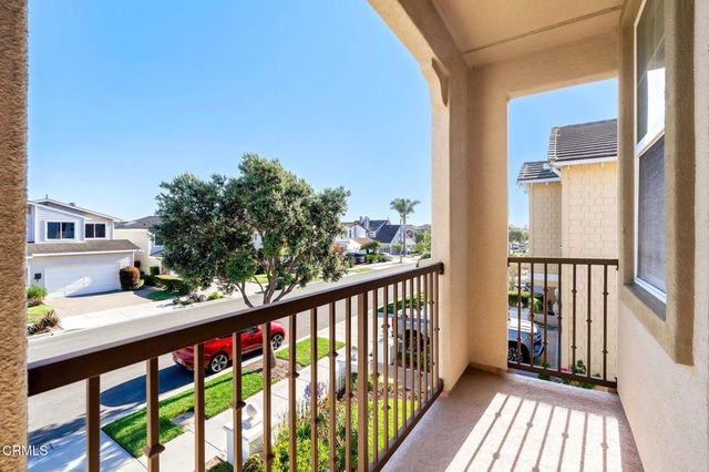 3927 W Hemlock Street, Oxnard, CA 93035