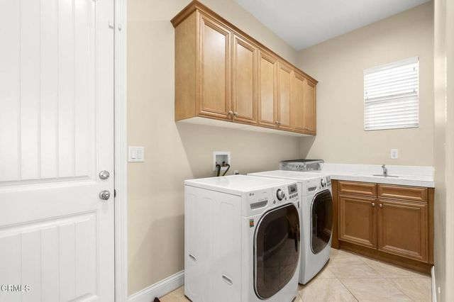 3927 W Hemlock Street, Oxnard, CA 93035
