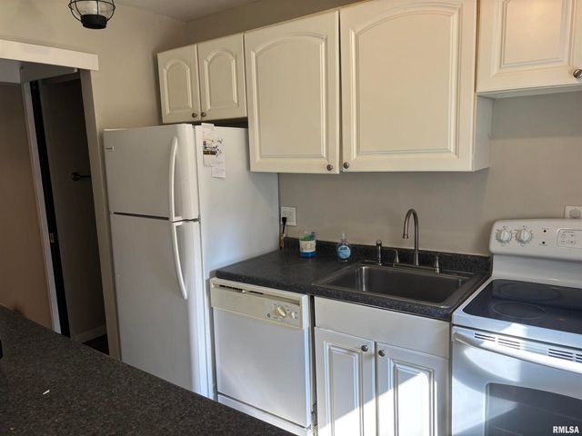 205 S Emerald Ln Lane, Carbondale, IL 62901