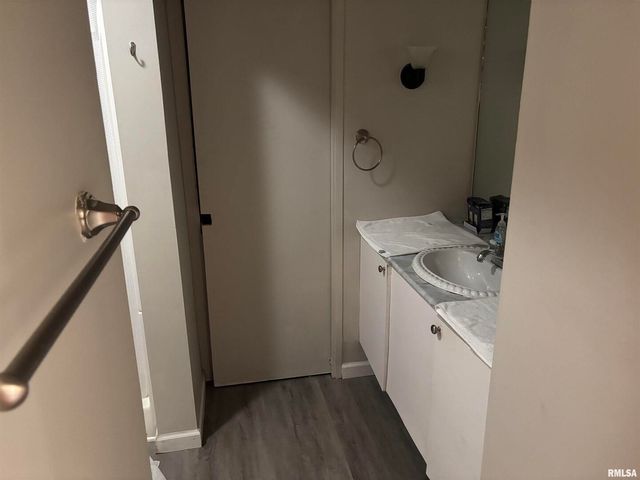 205 S Emerald Ln Lane, Carbondale, IL 62901