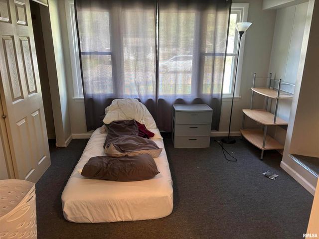 205 S Emerald Ln Lane, Carbondale, IL 62901