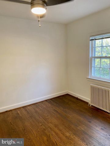 1047 N MONROE ST, Arlington, VA 22201