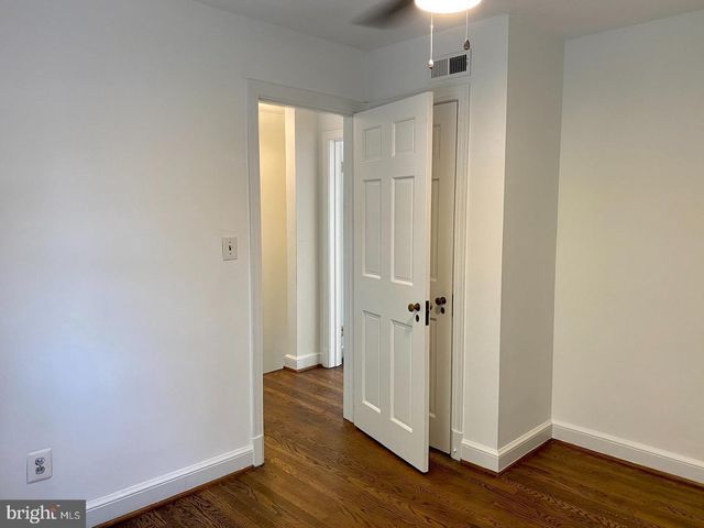 1047 N MONROE ST, Arlington, VA 22201