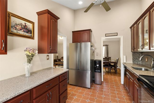 346 Avenue C, Ronkonkoma, NY 11779