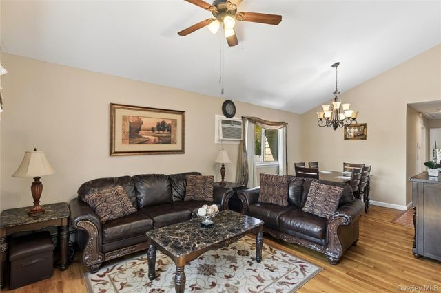 346 Avenue C, Ronkonkoma, NY 11779