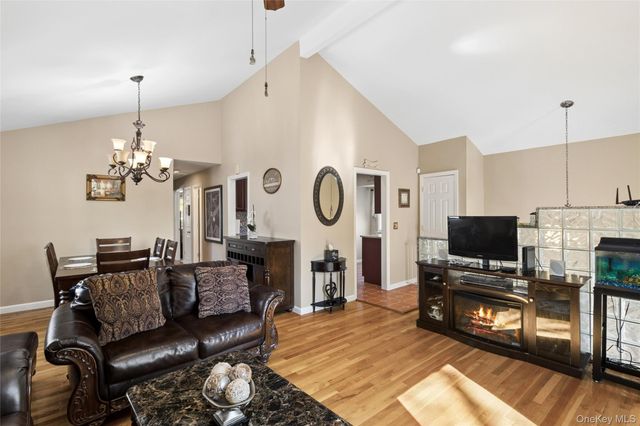 346 Avenue C, Ronkonkoma, NY 11779