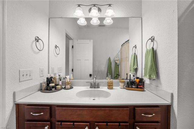 119 Vincent DR, Moyock, NC 27958