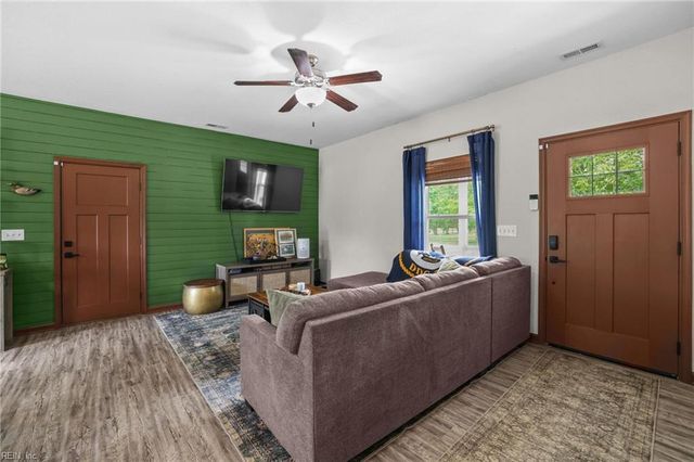 119 Vincent DR, Moyock, NC 27958