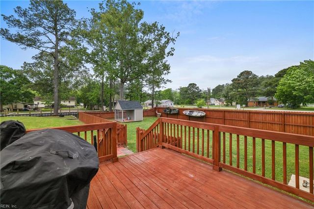 119 Vincent DR, Moyock, NC 27958