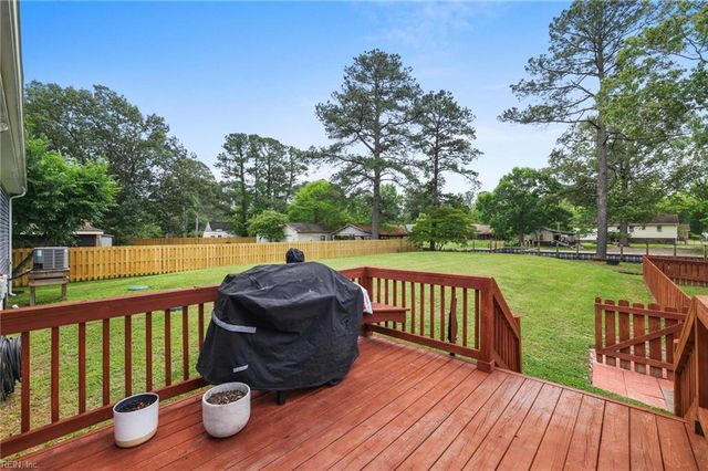 119 Vincent DR, Moyock, NC 27958